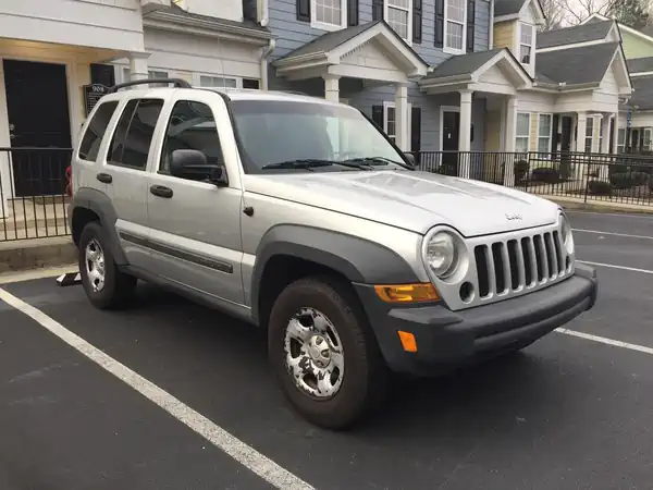Descargar Manual de Propietario Jeep Liberty 2006
