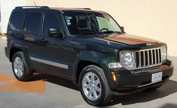 Descargar Manual de Propietario Jeep Liberty 2011