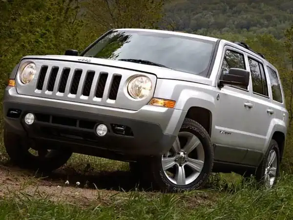 Descargar Manual de Propietario Jeep Patriot OM 2011