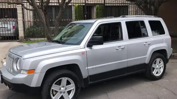 Descargar Manual de Propietario Jeep Patriot OM 2013