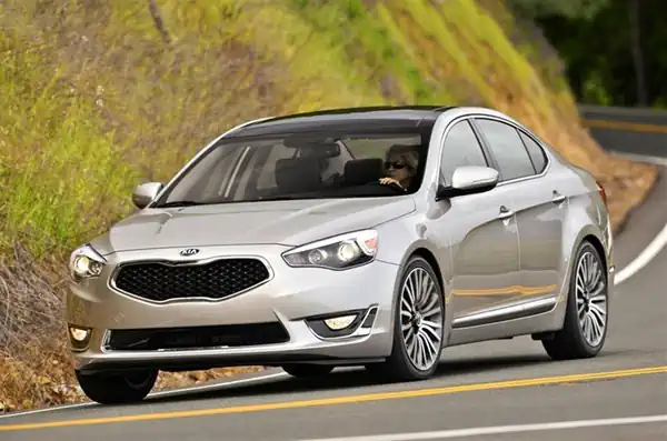 Descargar Manual de Propietario KIA Cadenza 2014