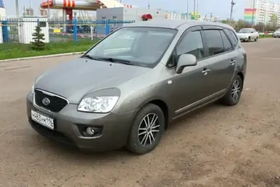 Descargar Manual de Propietario KIA Carens 2011 en Español PDF Gratis