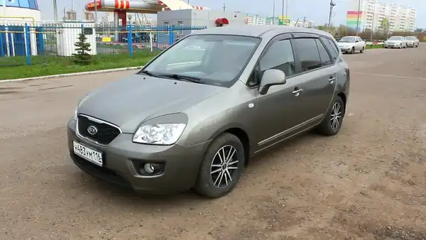 Descargar Manual de Propietario KIA Carens 2011 en Español PDF Gratis