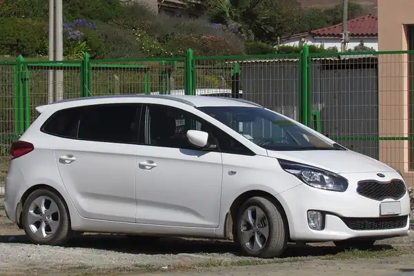 Descargar Manual de Propietario KIA Carens 2015