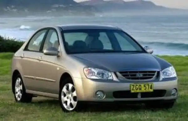 Descargar Manual de Propietario KIA Cerato 2005 en Español PDF Gratis