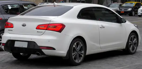 Descargar Manual de Propietario KIA Cerato Koup 2015 en Español PDF Gratis