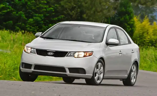 Descargar Manual de Propietario KIA Forte 2010