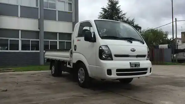 Descargar Manual de Propietario KIA K2500 2010 en Español PDF Gratis