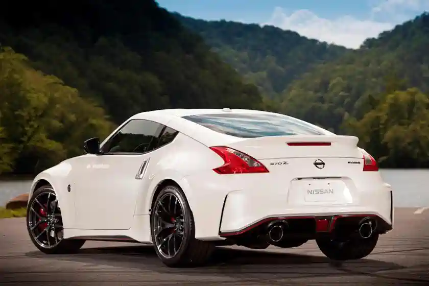 Descargar Manual de Propietario Nissan 370Z Coupe 2020