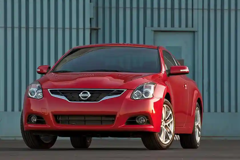 Descargar Manual de Propietario Nissan Altima Coupe 2010