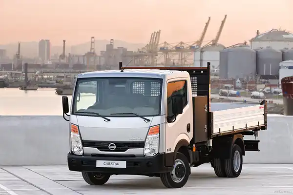 Descargar Manual de Propietario Nissan Cabstar 2014 en Español PDF Gratis