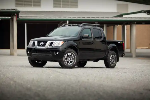 Descargar Manual de Propietario Nissan Frontier 2014 en Español PDF Gratis