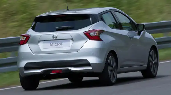 Descargar Manual de Propietario Nissan March 2017 en Español PDF Gratis