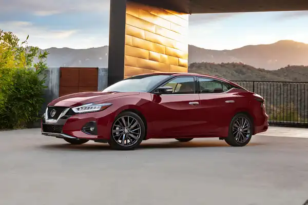 Descargar Manual de Propietario Nissan Maxima 2022 en Español PDF Gratis