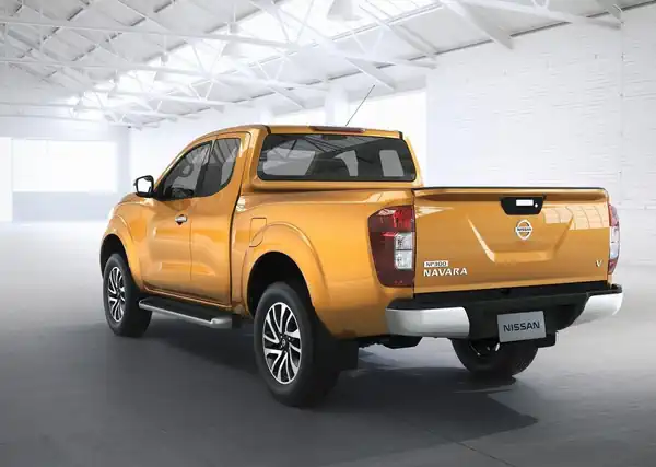 Descargar Manual de Propietario Nissan NP300 2015 en Español PDF Gratis