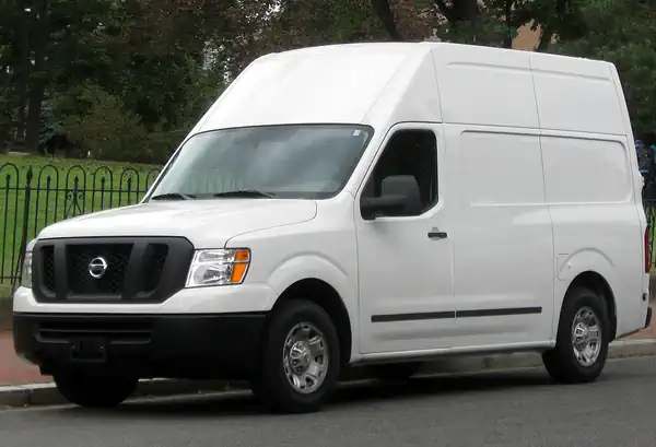 Descargar Manual de Propietario Nissan NV2500 2016 en Español PDF Gratis
