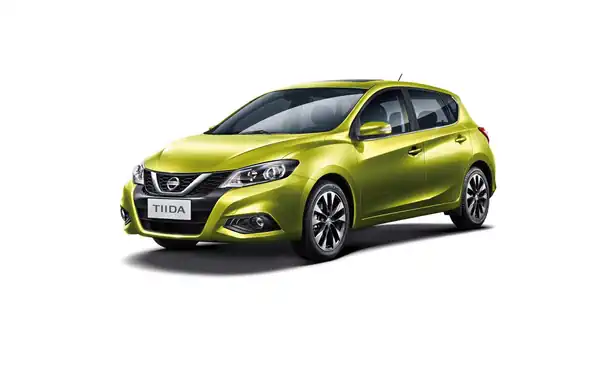 Descargar Manual de Propietario Nissan Tiida 2016 en Español PDF Gratis