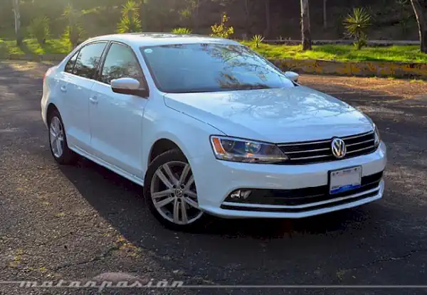 Descargar Manual de Propietario Volkswagen Jetta 2015 en Español PDF Gratis