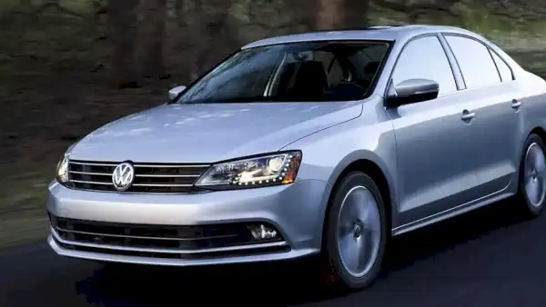 Descargar Manual de Propietario Volkswagen Vento 2015 en Español PDF Gratis
