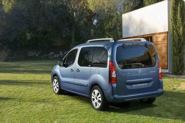 Descargar Manual de Propietario CITROEN Berlingo First 2011