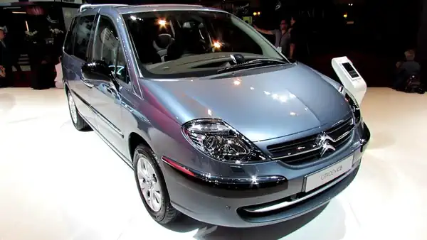 Descargar Manual de Propietario CITROEN C8 2013 en Español PDF Gratis