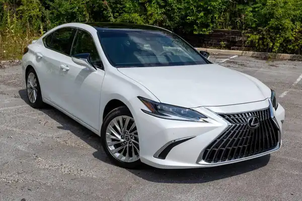 Descargar Manual de Propietario LEXUS ES 350 2022