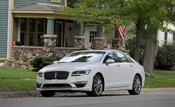 Descargar Manual de Propietario LINCOLN MKZ 2019