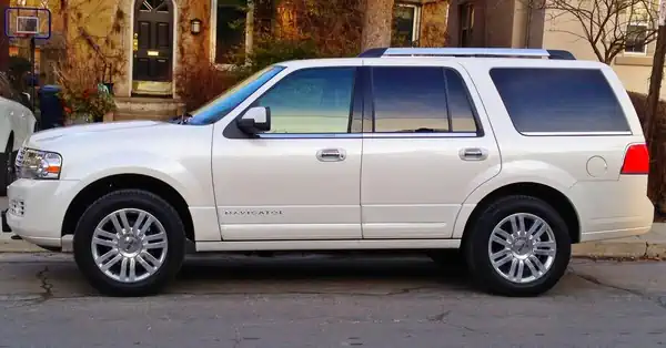 Descargar Manual de Propietario LINCOLN Navigator 2012