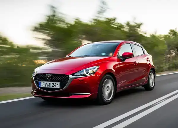 Descargar Manual de Propietario Mazda 2 2023 en Español PDF Gratis