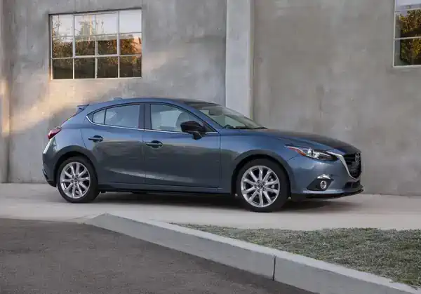 Descargar Manual de Propietario Mazda 3 Hatchback 2015 en Español PDF Gratis