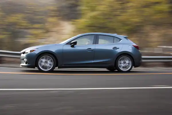 Descargar Manual de Propietario Mazda 3 Hatchback 2016