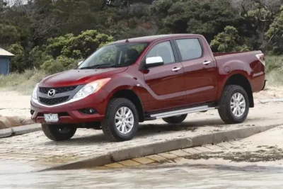 Descargar Manual de Propietario Mazda BT 50 2014 en Español PDF Gratis