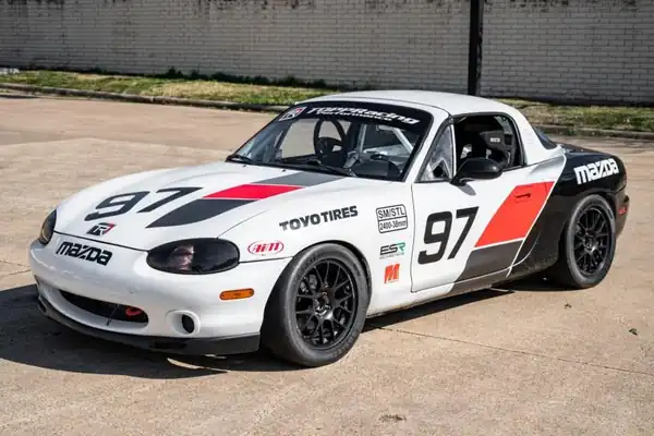 Descargar Manual de Propietario Mazda MX 5 2023 en Español PDF Gratis