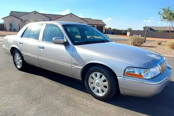 Descargar Manual de Propietario MERCURY Grand Marquis 2004