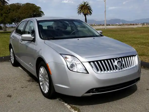 Descargar Manual de Propietario MERCURY Milan 2010