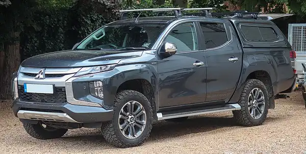 Descargar Manual de Propietario MITSUBISHI L2000 2010