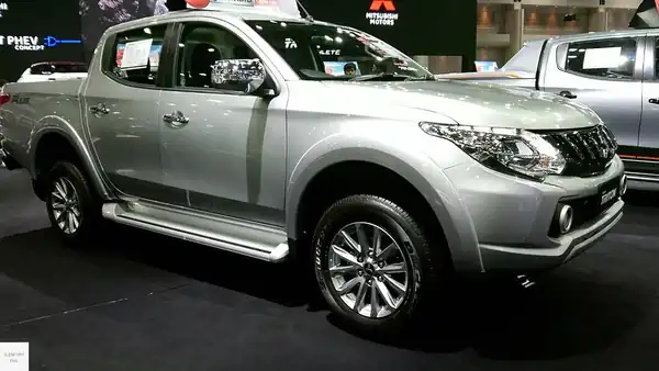 Descargar Manual de Propietario MITSUBISHI L2000 2018