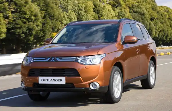 Descargar Manual de Propietario MITSUBISHI Outlander Diesel 2012