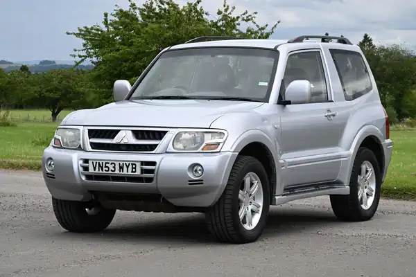 Descargar Manual de Propietario MITSUBISHI Shogun 2003
