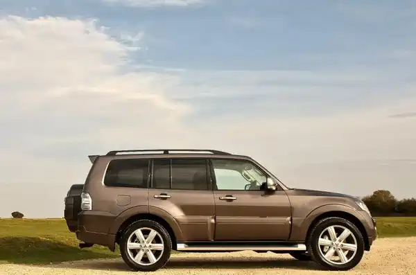 Descargar Manual de Propietario MITSUBISHI Shogun 2017