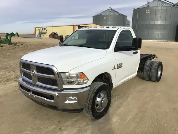 Descargar Manual de Propietario RAM 3500 Chassis Cab 2016