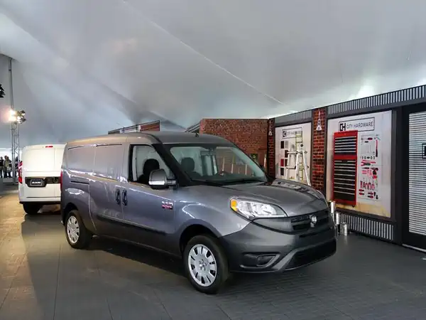 Descargar Manual de Propietario RAM Cargo Van 2015