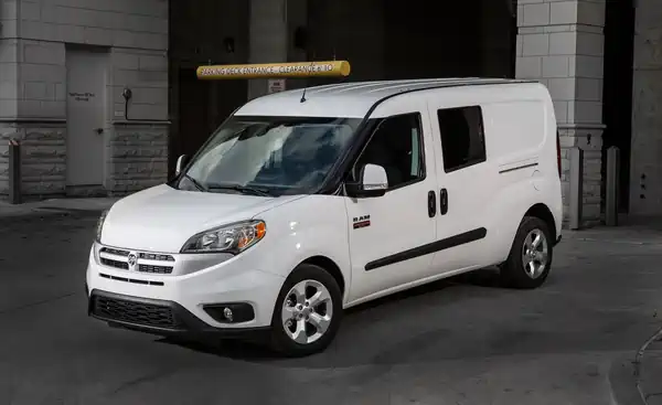Descargar Manual de Propietario RAM ProMaster City 2018