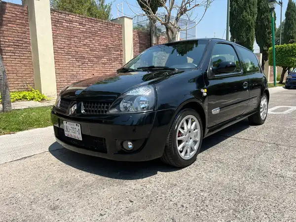 Descargar Manual de Propietario RENAULT Clio 2005