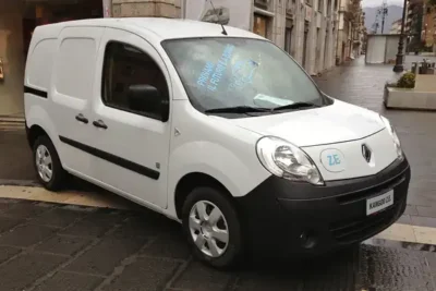 Descargar Manual de Propietario RENAULT Kangoo ZE 2012