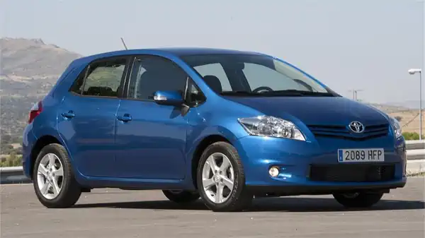 Descargar Manual de Propietario TOYOTA Auris 2011