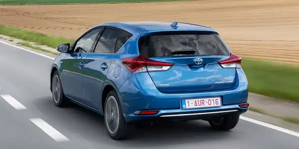 Descargar Manual de Propietario TOYOTA Auris 2015