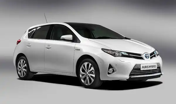 Descargar Manual de Propietario TOYOTA Auris Hibrido 2015
