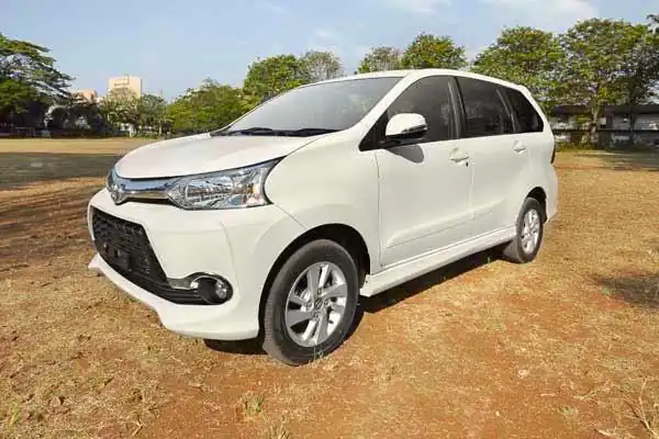 Descargar Manual de Propietario TOYOTA Avanza 2016 en Español PDF Gratis