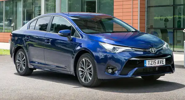 Descargar Manual de Propietario TOYOTA Avensis 2018